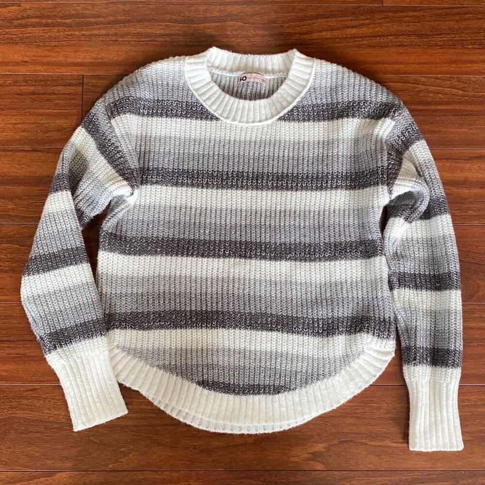 🔥3/$20🔥 SO striped knit pullover sweater size S